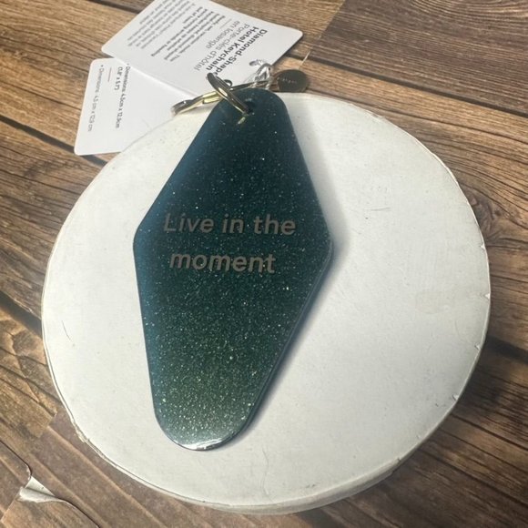 Lululemon Diamond Shaped Hotel Keychain NWT ONE SIZE (SMTL/GOLD) - Picture 6 of 9